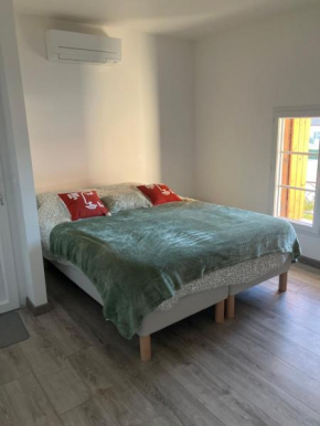 Chambre vue piscine
